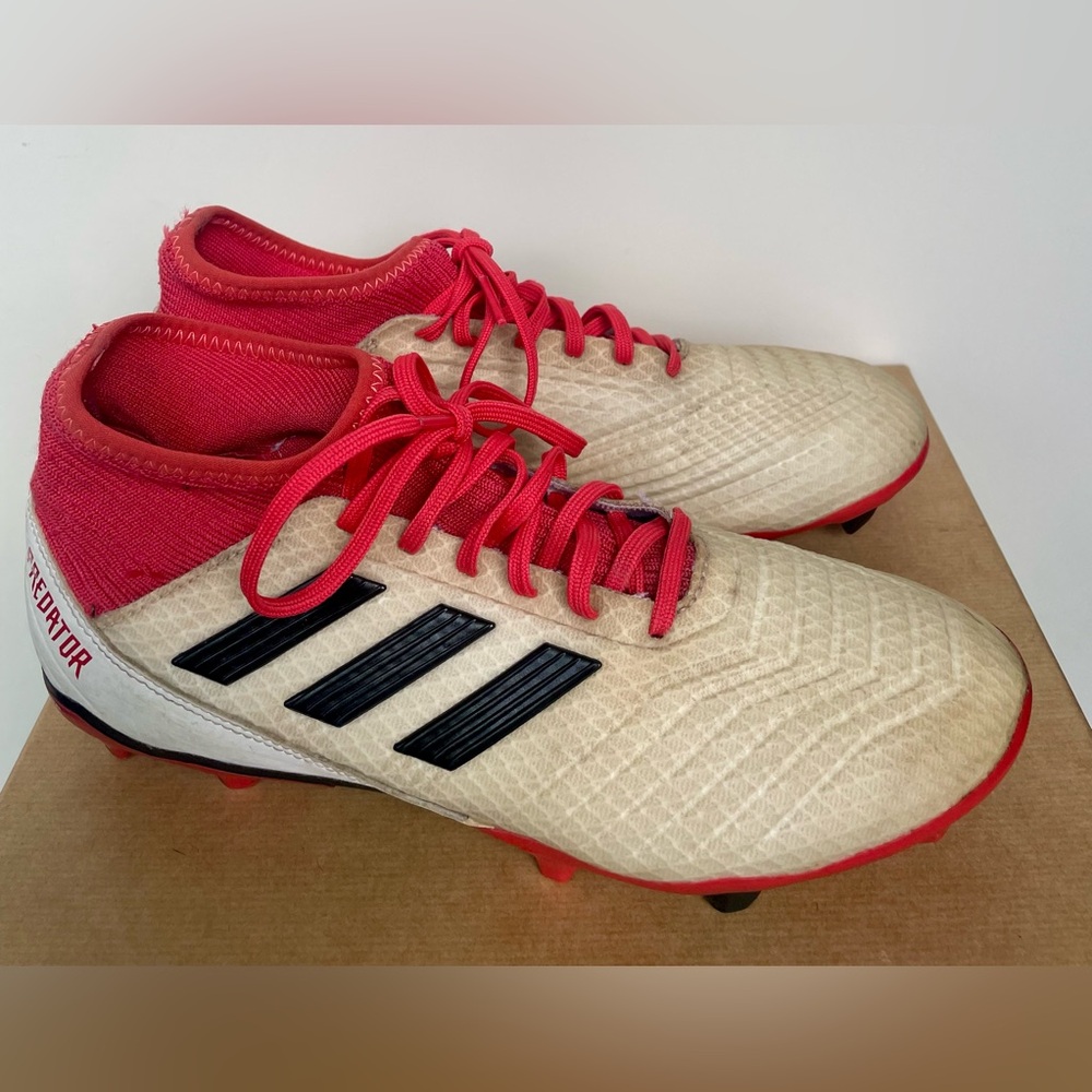 Adidas Predator Soccer cleats FG - Size 7 US (40 EUR)